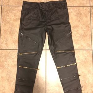 Leather gold zipper pants “WEARA AND TEARS”